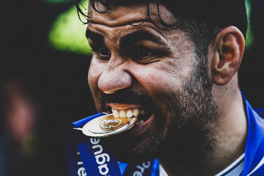 现役中后卫足球年轻小将盘点,现役足球场上的十大美男