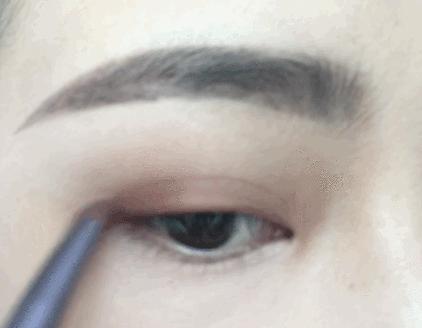 眼影的正确化妆步骤,眼影化妆的正确步骤初学者