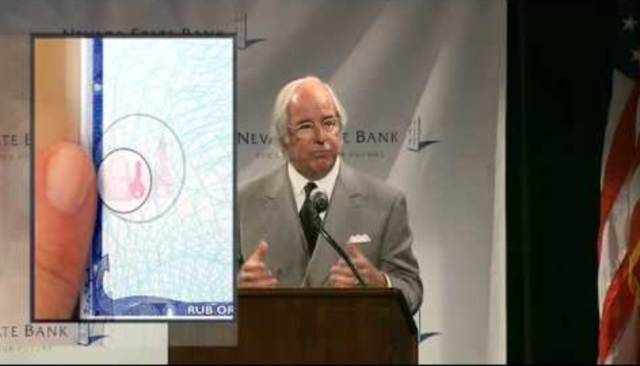 这个宇宙级*子骗**骗过了全世界,最终却败给了爱情!