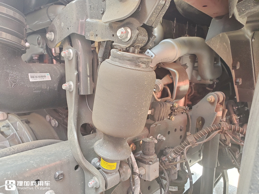 豪沃新款tx7配置,豪沃tx7290马力7.8米底盘多少钱