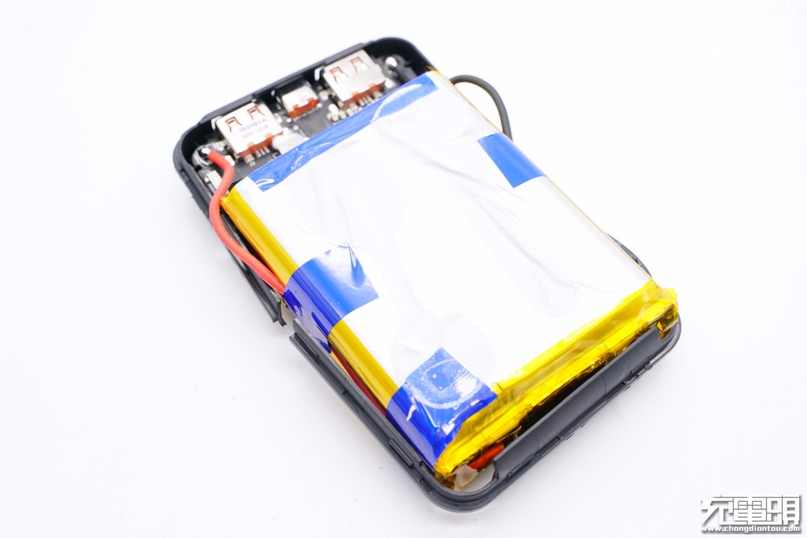 台电能量怪兽57000毫安充电宝拆解,台电20000毫安充电宝拆解