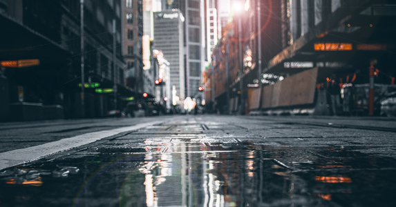 小说：母亲独自将残疾儿子拉扯大，可成名后的儿子却说他父母双亡