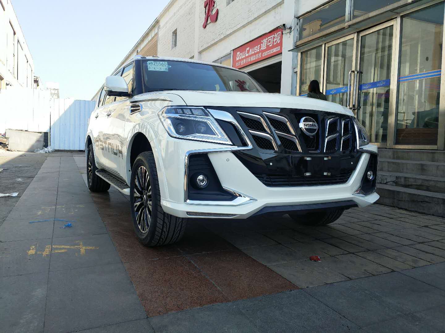 途乐2019款银爵版,途乐改银爵包围需要换后尾门吗