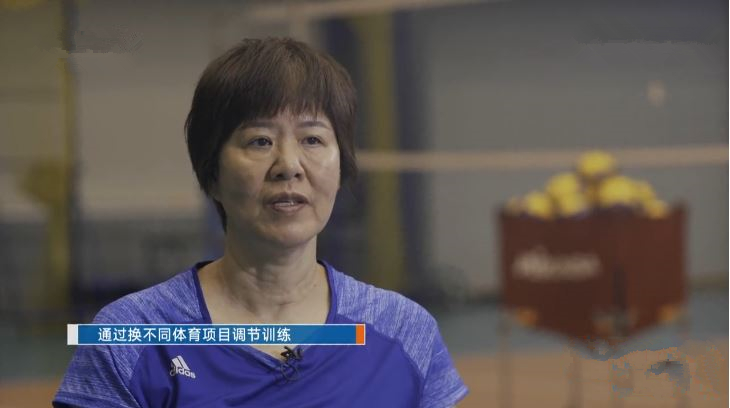 朱婷禁区外凌空抽射,朱婷踢足球教学