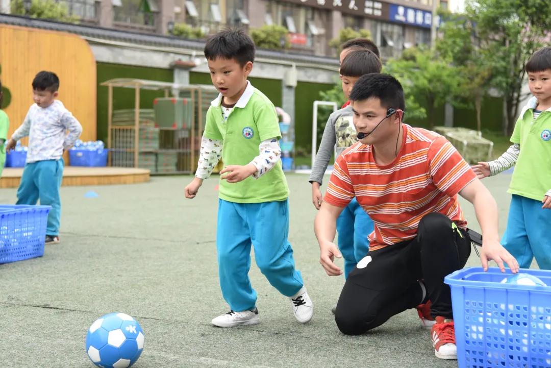 喜报幼儿园被评为省级一类园,获省优质幼儿园喜报