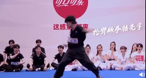 在聚光灯下说想赢,没有什么不可以