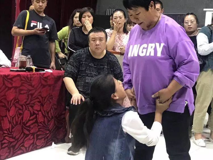 首都艺术家协会秘书长刘建——听家长讲述“红门”里的他