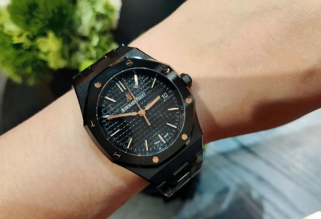 什么款式的表夏天冬天都可以戴,精致夏天适合戴的表