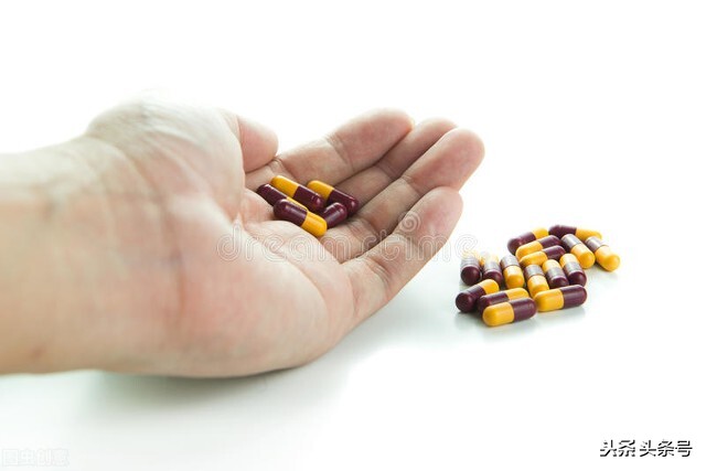 服用罗红霉素胶囊有哪些不良反应,罗红霉素小剂量服用治支气管扩张