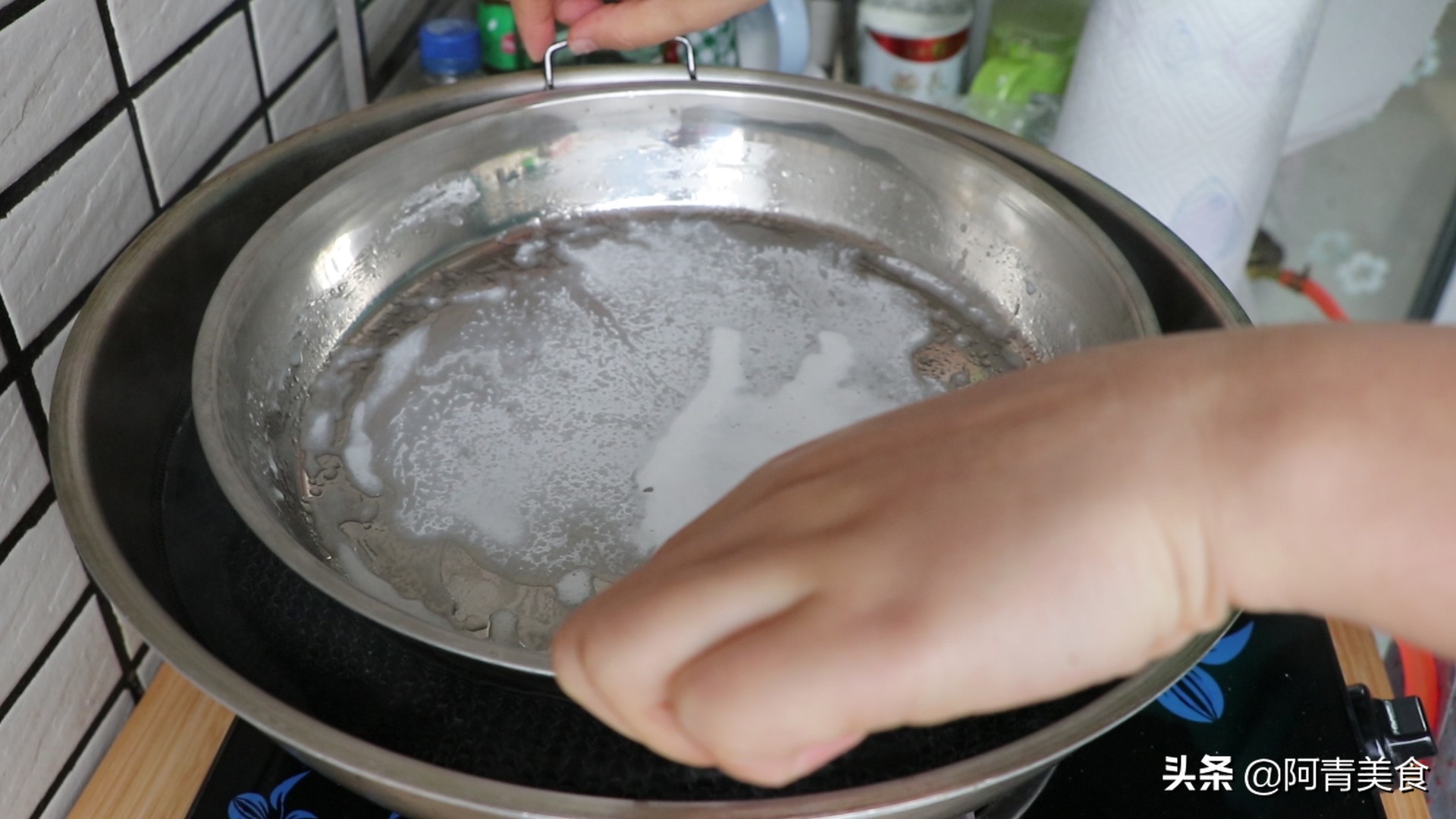 凉皮最简单快速做法不揉面不洗面,凉皮新做法不用洗面不用揉面