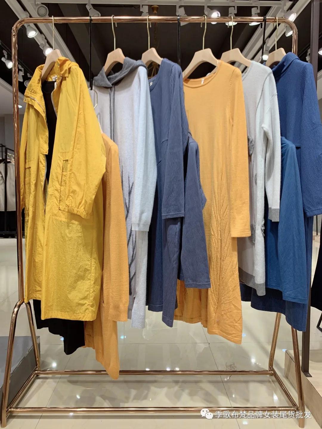 墨曲毛呢外套尾货批发,墨曲女装在哪个网能买到