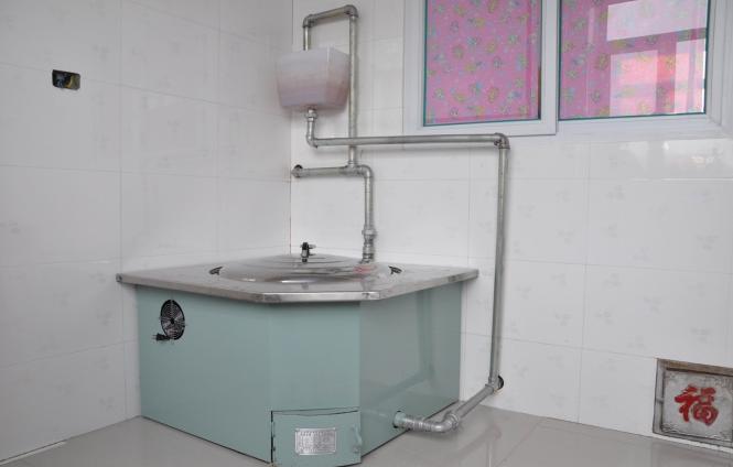 农村灶台加水管取暖设备,现在老家用的新型灶台