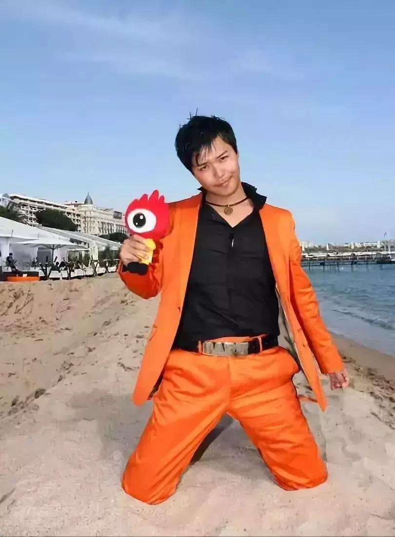 杨烁从年轻到现在颜值变化,杨烁是帅还是有魅力