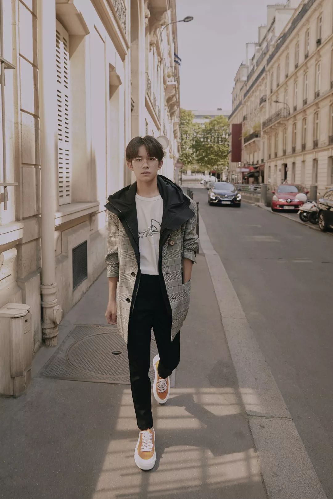 肖战和易烊千玺谁最火,易烊千玺和蔡徐坤谁火