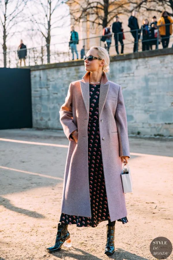 你还在买这么贵的大衣吗,买了件比较贵的大衣有些后悔