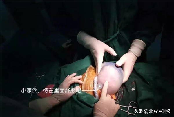 36周产下男婴肚子里还有哪吒,哪吒在娘胎里怀孕三年半才出生