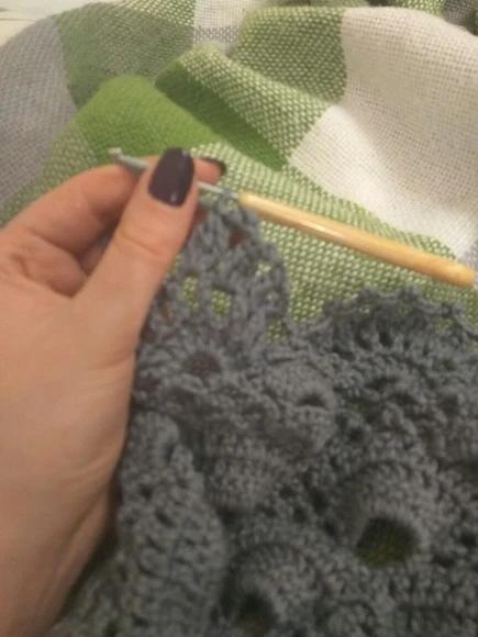 粉红色三角围巾钩织视频教程全集,羊绒线三角披肩围巾的各种织法