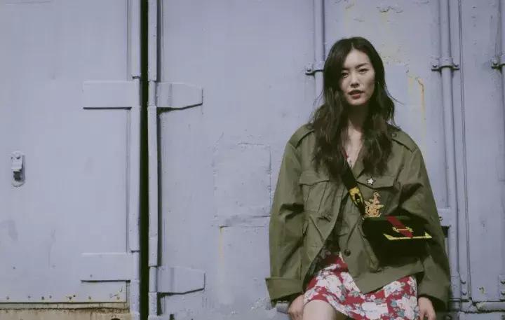 女人圆脸发型和方脸哪个更抗老,适合圆脸方脸女生的发型短发