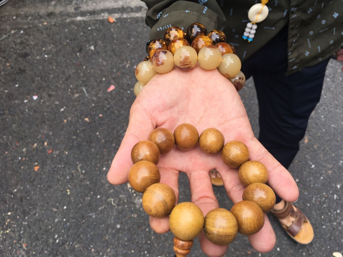 中国东兴口岸越南姑娘 (中越边境口岸越南女人来中国)