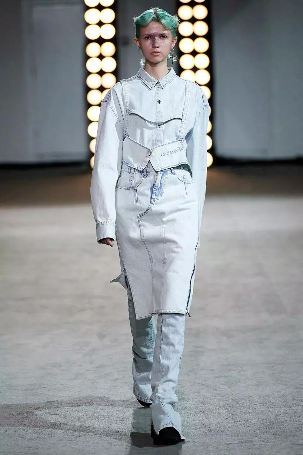 洋气破洞牛仔裤九分牛仔裤,回头率高的破洞牛仔裤