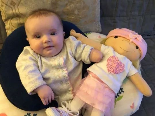 超暖！她为这些“与众不同”的孩子做了超仿真玩偶娃娃