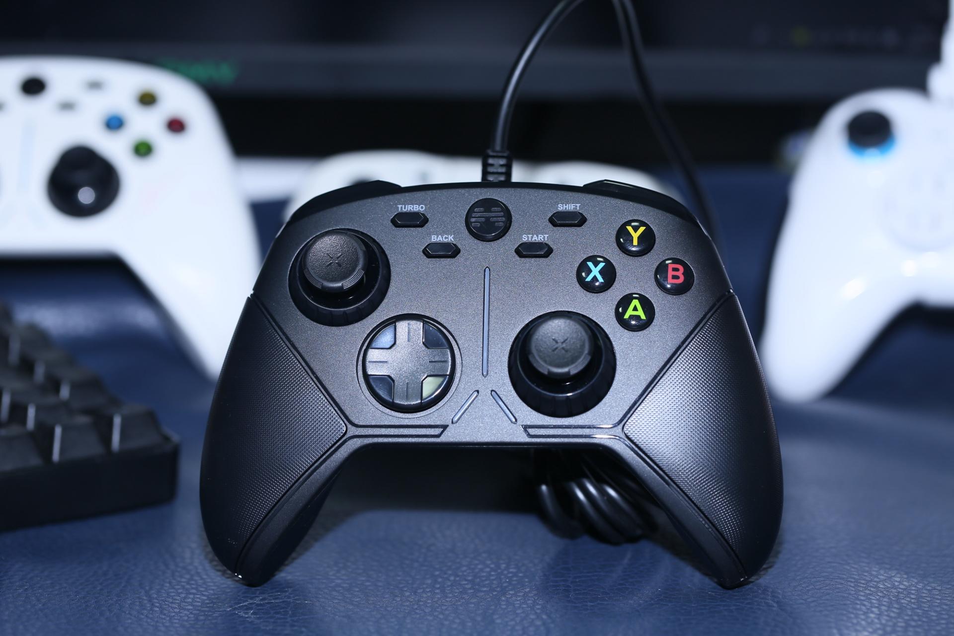 北通阿修罗3手柄玩神力科莎,北通阿修罗3游戏手柄无线版设置