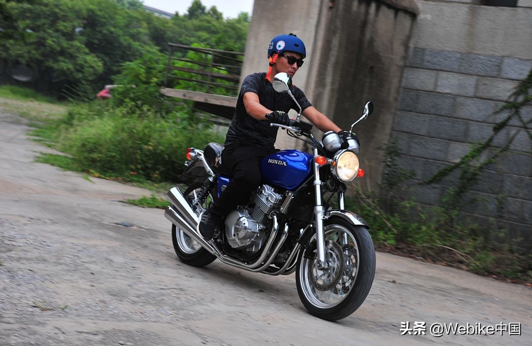 新出来的本田cb400,本田cb400第四代评测