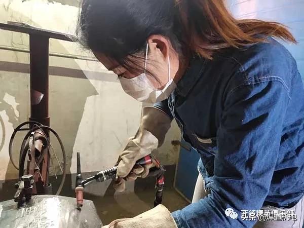 女生学的焊工,焊工好学吗女人学焊工好学吗