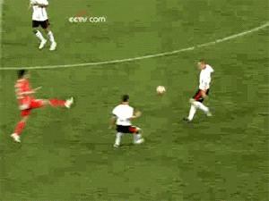 来开心一下,国足的十大搞笑瞬间