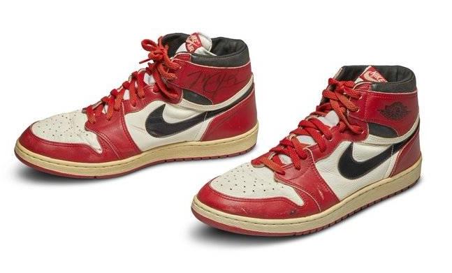 李宁为什么要收购堡狮龙,李宁优衣库