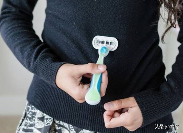 毛衣起球怎么办快速去除小窍门,毛衣起球怎样处理用什么器材