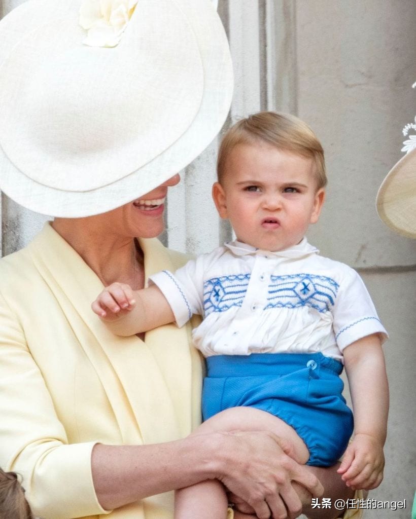 英国王室小王子搞怪,英国王室抢眼绿色高颜值王室成员