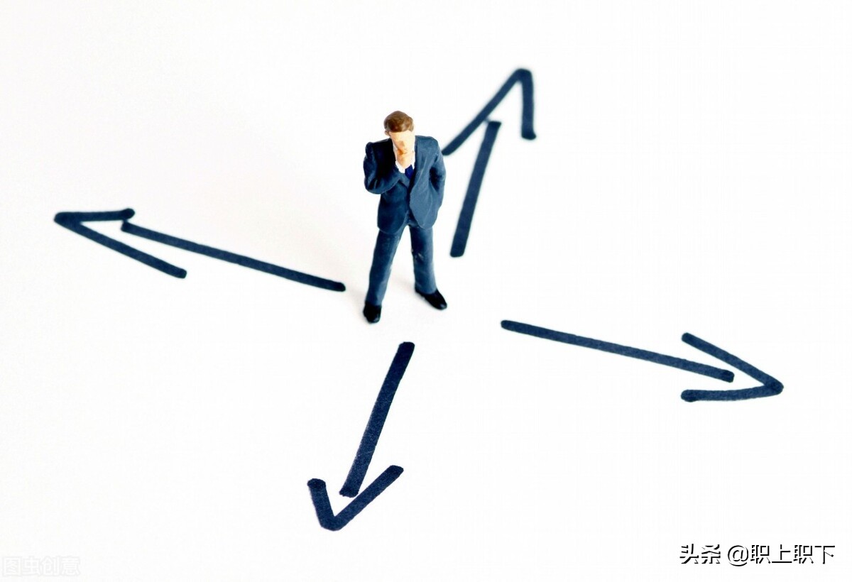 考上公务员后想要晋升有五种途径,公务员最适合普通人的晋升之路