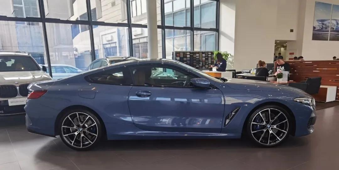 来宝马4s店看车,骏宝行宝马4s