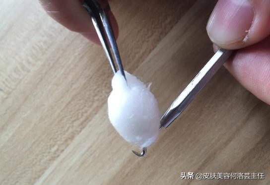 疮有什么症状怎么治,疱疹是怎么引起的