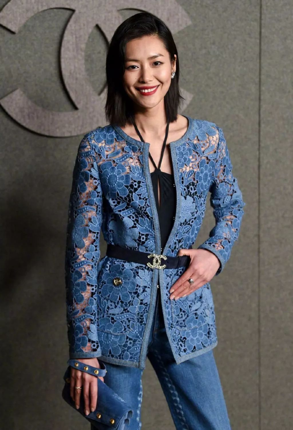 刘雯何穗个人简介,刘雯何穗奚梦瑶走秀视频