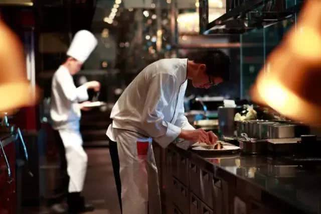 叫板米其林！十大深圳豪华餐厅，有钱都未必吃到……