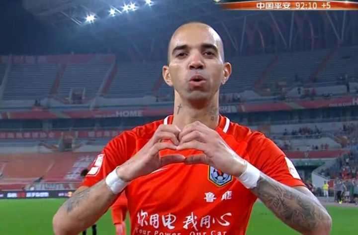 头顶巴西9号光环来中超曾遭弃用委身预备队，4年后离开却创一纪录