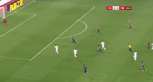 失望的上半场，希望的下半场，国足判若两队，放下包袱可以走更远