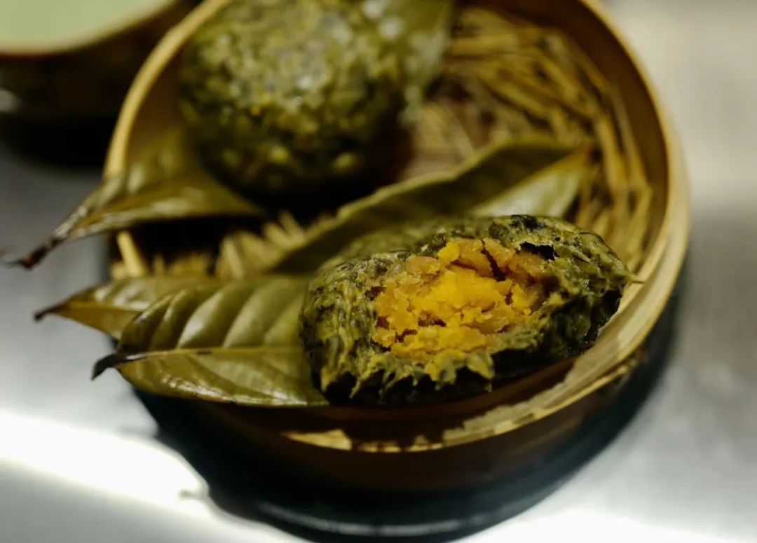 万人定闹钟早起云约早饭，为了去世界各地摆摊卖小吃做准备