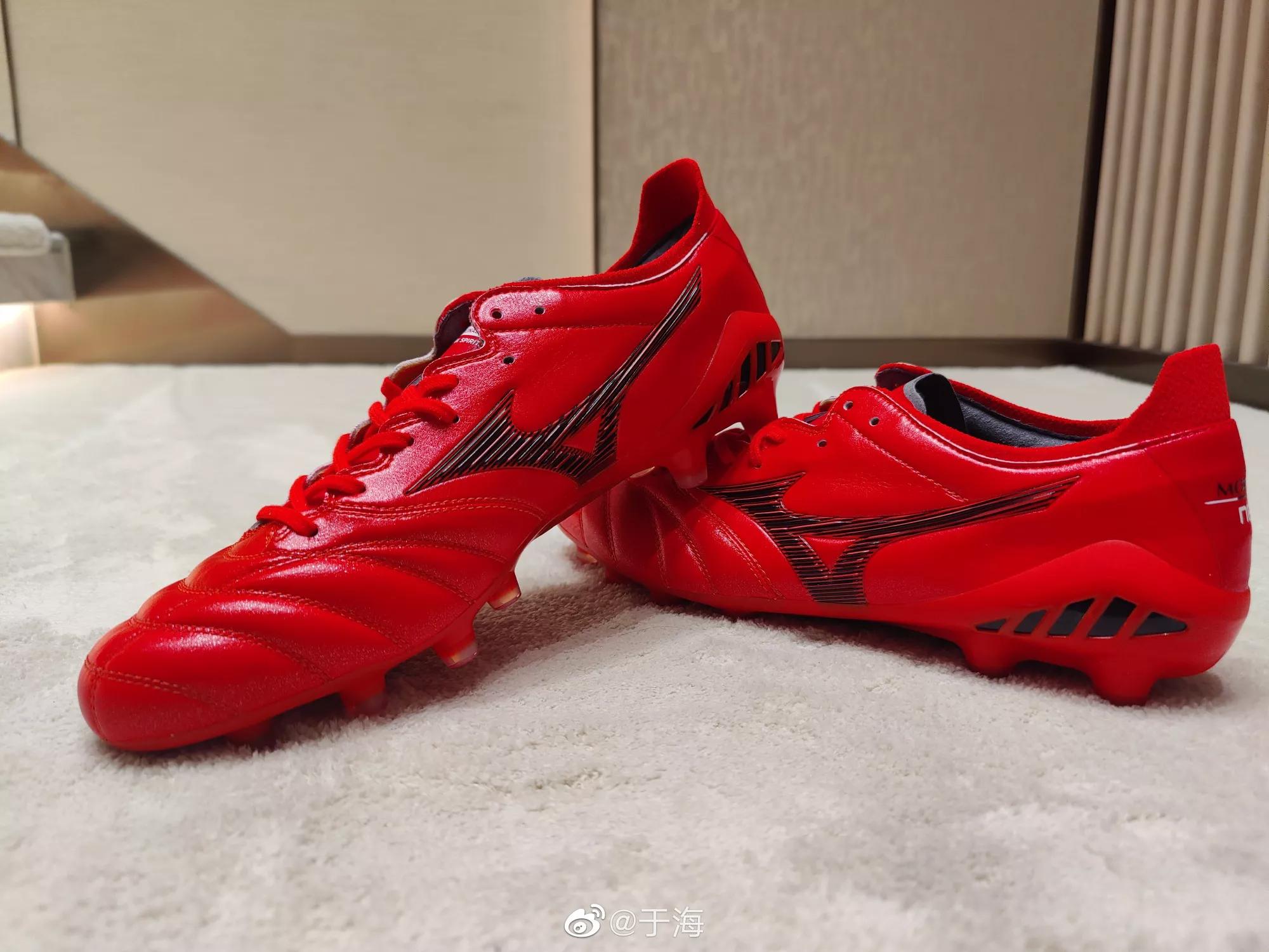 大学足球容易过吗,大学生足球与职业足球