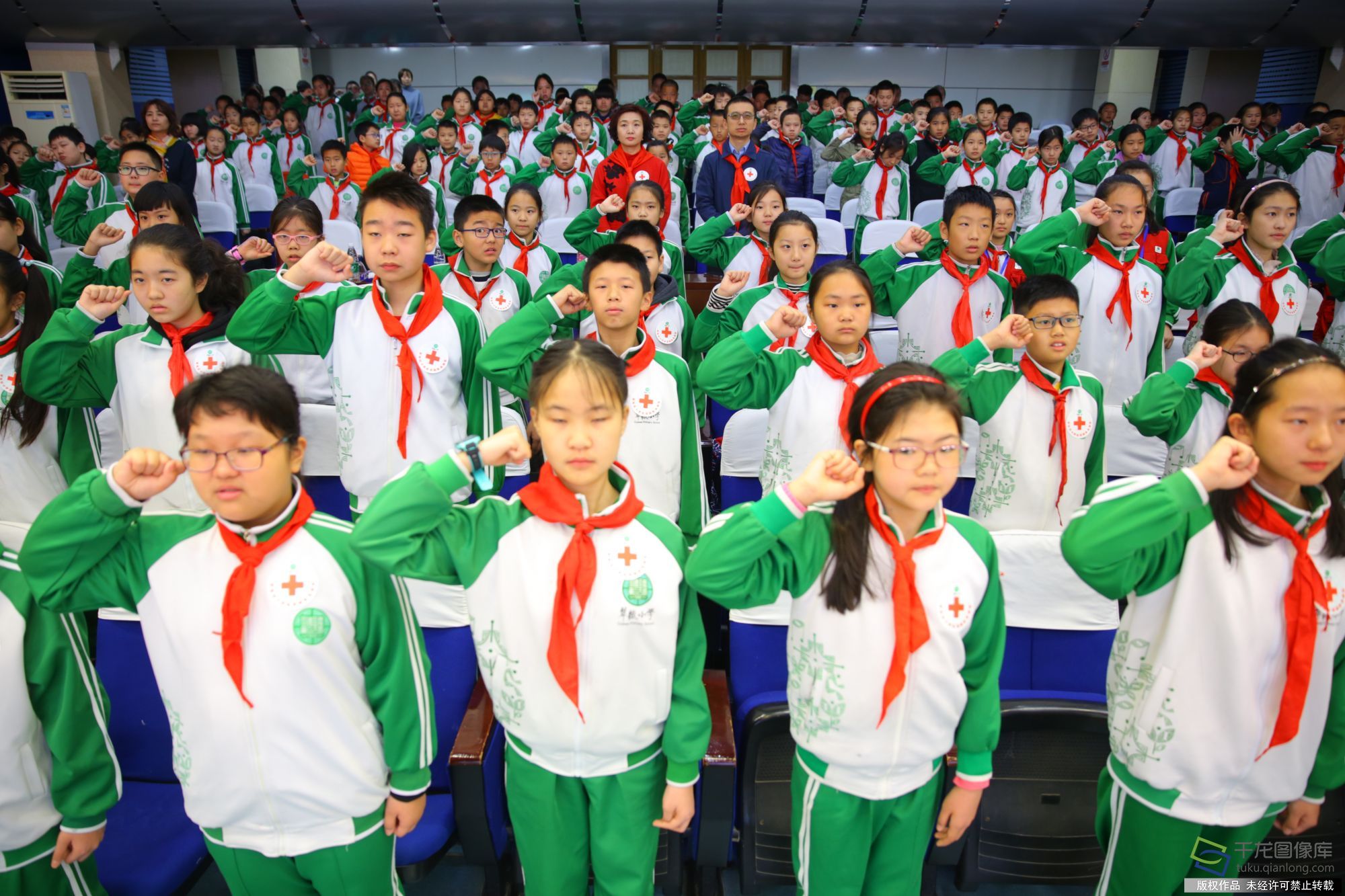学雷锋在行动小学生活动,北京学雷锋日慰问活动