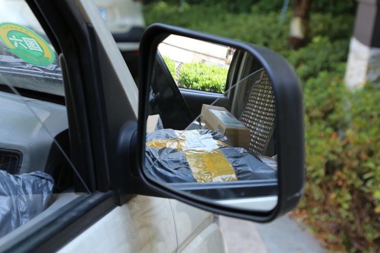 快递小哥送50个包裹,快递小哥送10000个快递