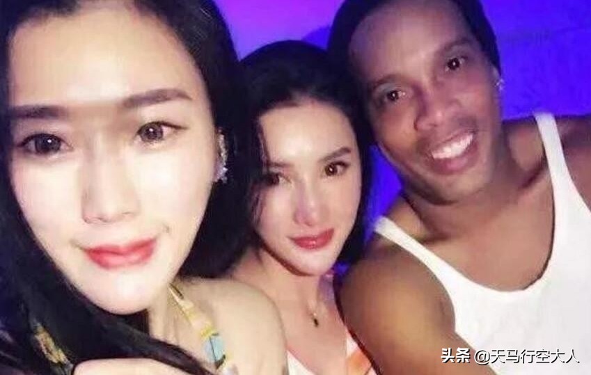 小罗，落入凡间的足球精灵，他的欢乐和世界只有他懂