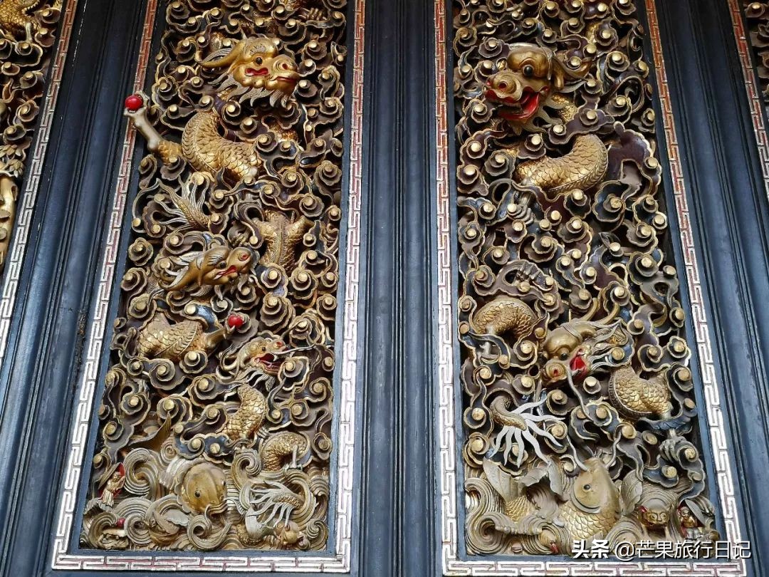 云南有块“天下第一雕”，手机拍照10元相机拍照50元，贵不贵？