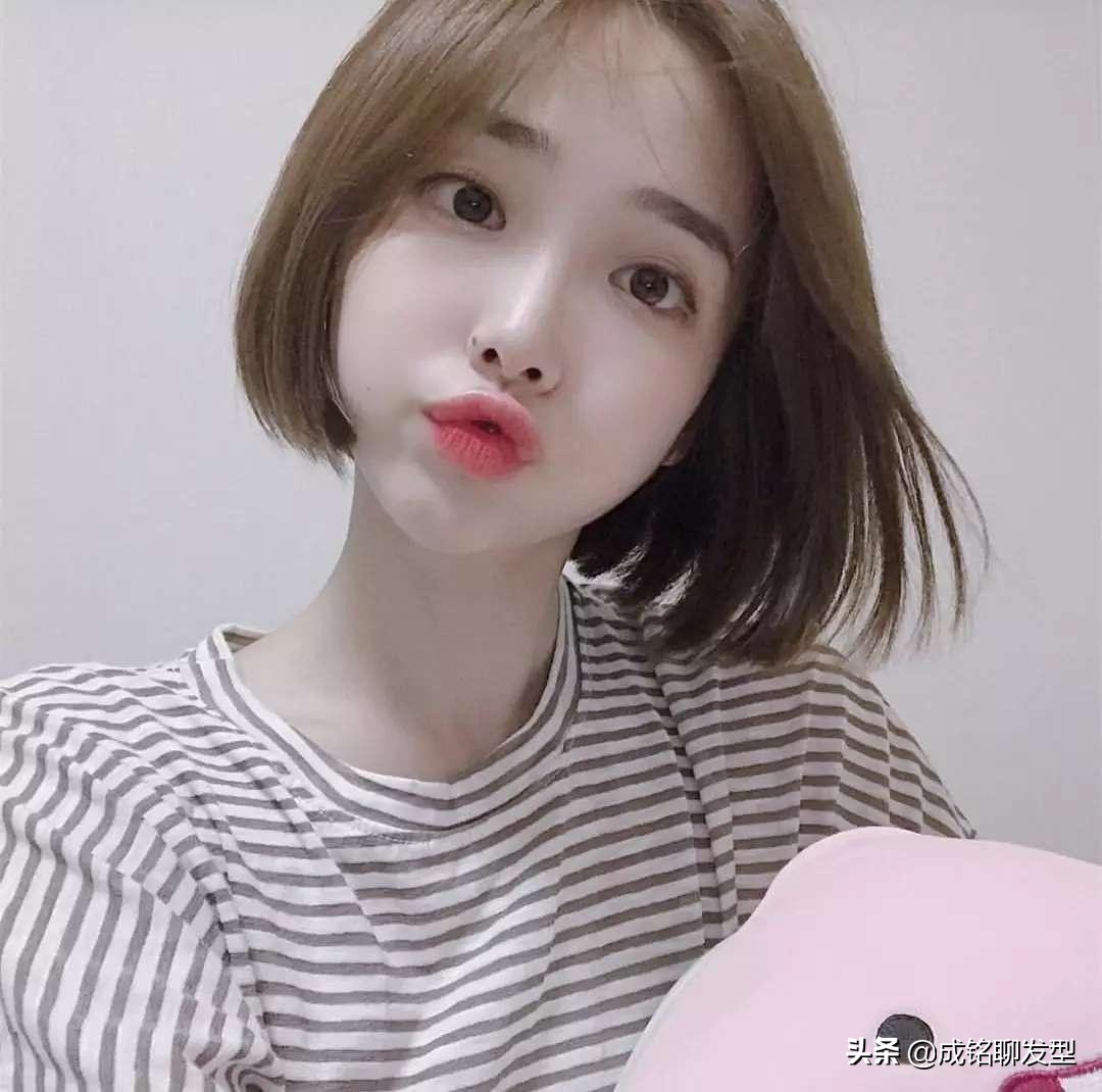圆脸短发发型女2022新款减龄,大圆脸额头高女生适合的短发减龄