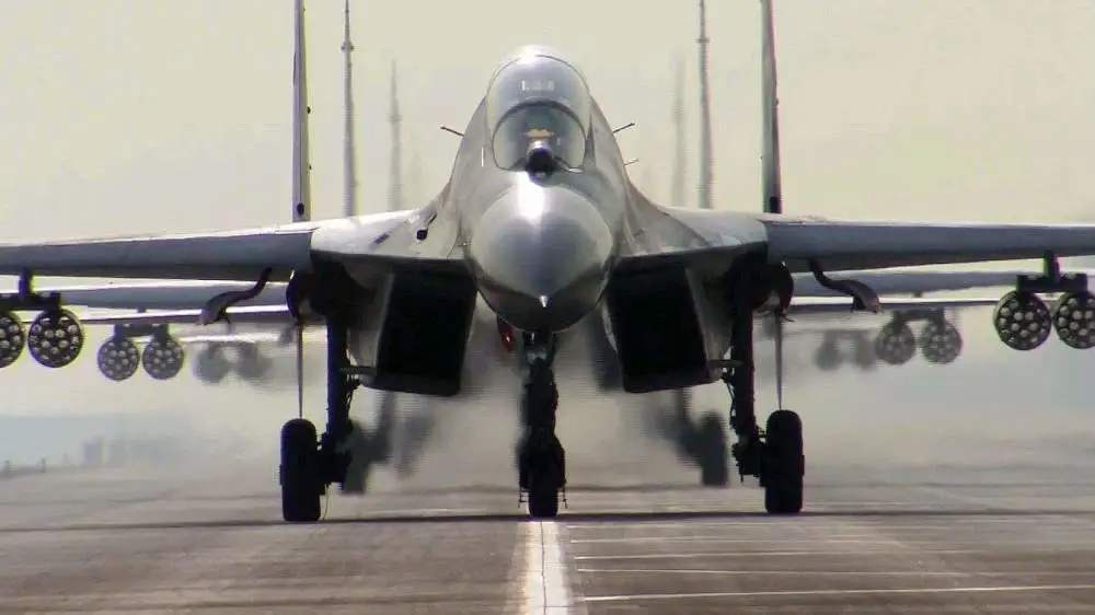 歼10的优异性能,歼10有多小