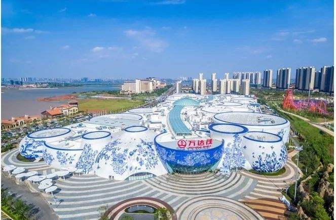 “万达大楼”的崩塌——王健林遭遇的资本困局