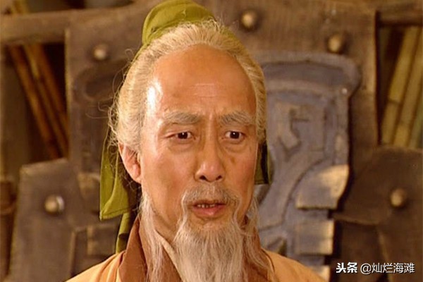 关羽明明左臂中箭，为何华佗治疗的却是右臂，原来的确有讲究