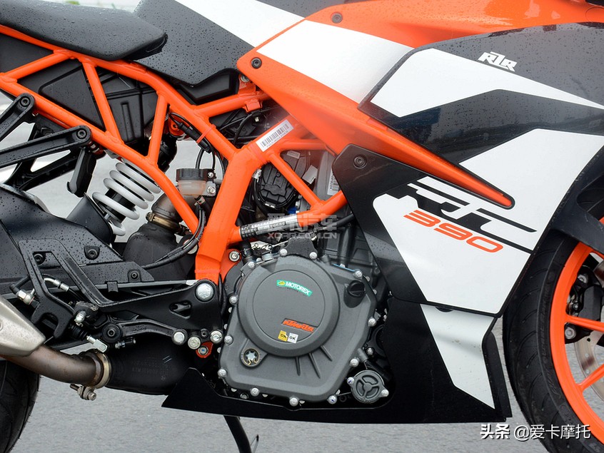 推荐车的长腿小姐姐,新手骑仿赛摩托车推荐